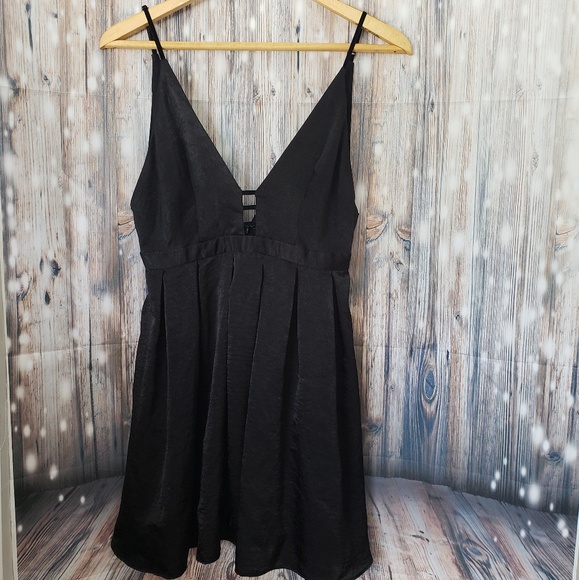 Free People Dresses & Skirts - FREE PEOPLE BLACK MINI DRESS SIZE 2